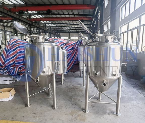 Zbiorniki fermentacyjne 300L