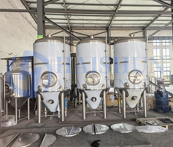 Ponad 20 zbiorników fermentacyjnych BBL